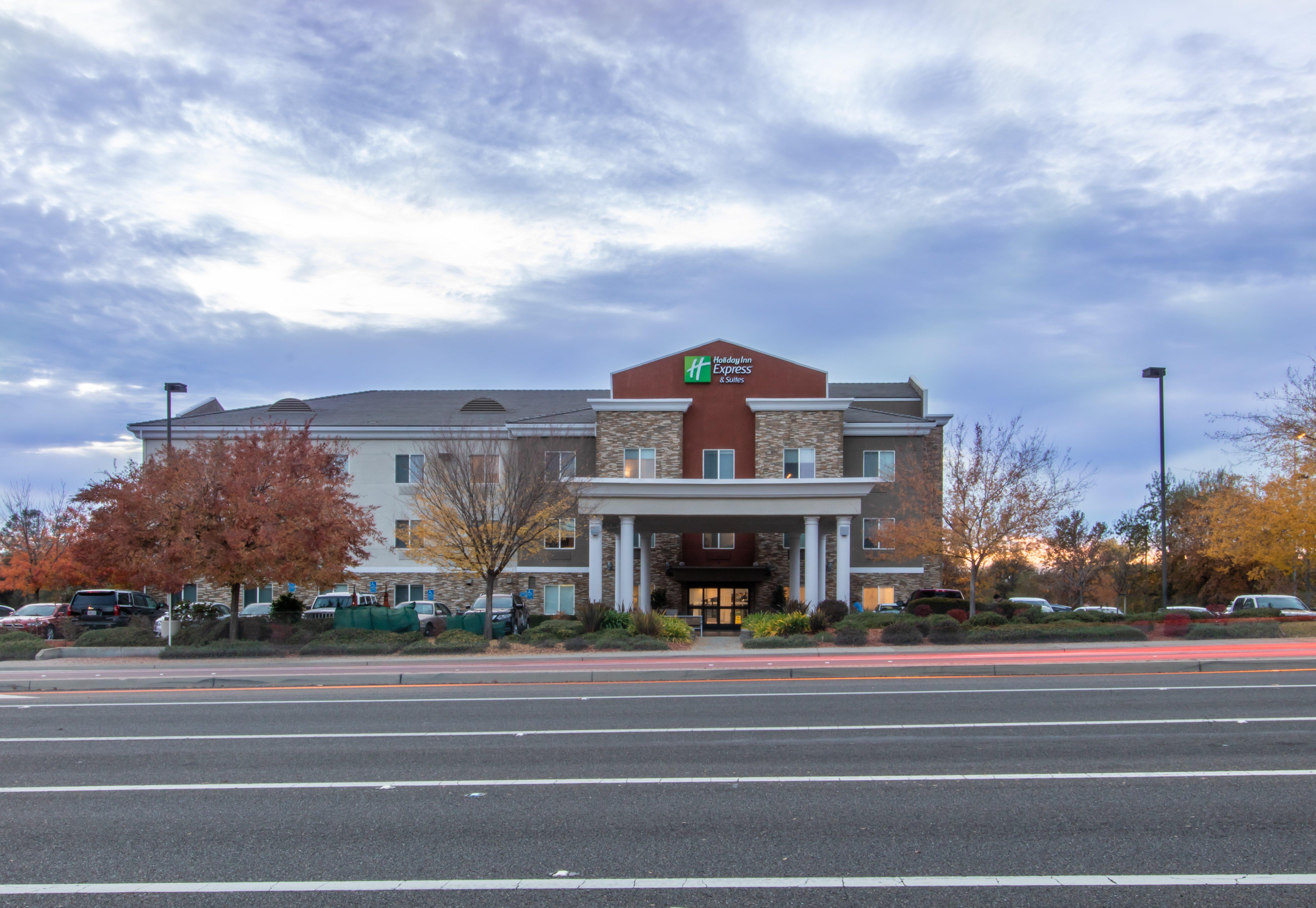 Holiday Inn Express Hotel & Suites Roseville - Galleria Area, An Ihg Hotel Exterior foto